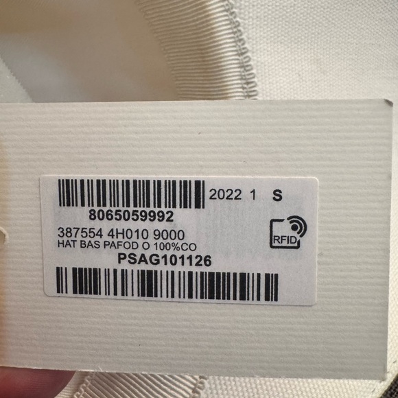 Gucci GG Logo White Baseball Cap, NWT - Picture 4 of 7